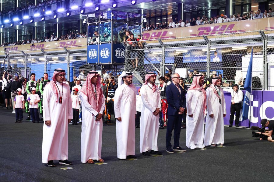 Formula 1 Considers European Season Finale